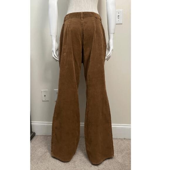 LEVI'S 70'S HIGH WAISTED CORDUROY BELL BOTTOMS - Picture 2 of 13